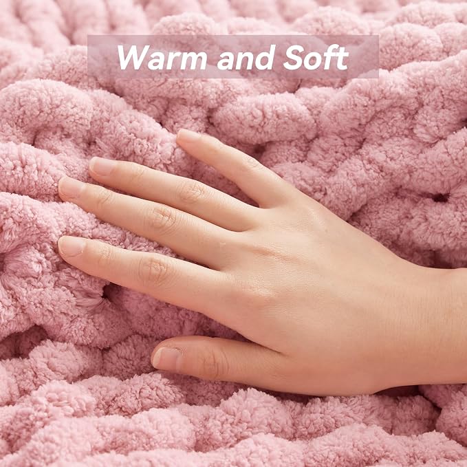 Negwoo Chunky Knit Throw Blanket, 40''*50'' Knitted Throw Chenille Yarn for Bed Couch, Handmade Light Pink Crochet Big Thick Blanket, Machine Washable Cute Comfy Blanket for Home Decor