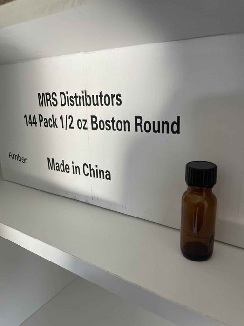 MRS Distributors 1/2 Oz Boston Round Amber Glass Bottle With Black Phenolic Polycone Liner Caps- 144 PACK; Perfect For Perfumes, Essential Oils, Aromatic Blends, Bath and Body, Reagent Liquids 15ml