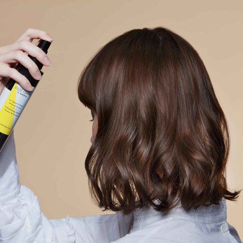 Sisley Paris Volumizing Spray - 150 mL - Provides Long-Lasting Lifting Effect - Works as Dry Texturizing Hair Spray - Non Sticky, Humidity Resistant
