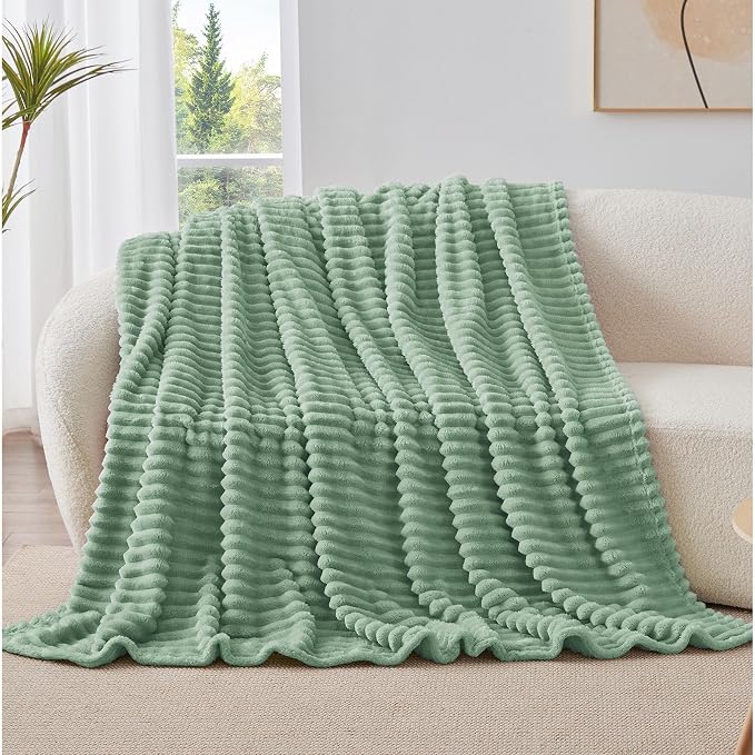 BEDELITE Fleece Green Throw Blanket for Couch - 300GSM Soft & Warm Fluffy Green Blanket, Decorative and Giftable Striped Blankets for Women, Men, 50"x60"