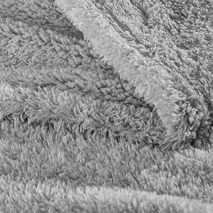 Exclusivo Mezcla Fleece Light Grey Throw Blanket for Couch Sofa, Ultra Soft, Lightweight and Fluffy Blankets for Women, All Season, 50x60 Inches