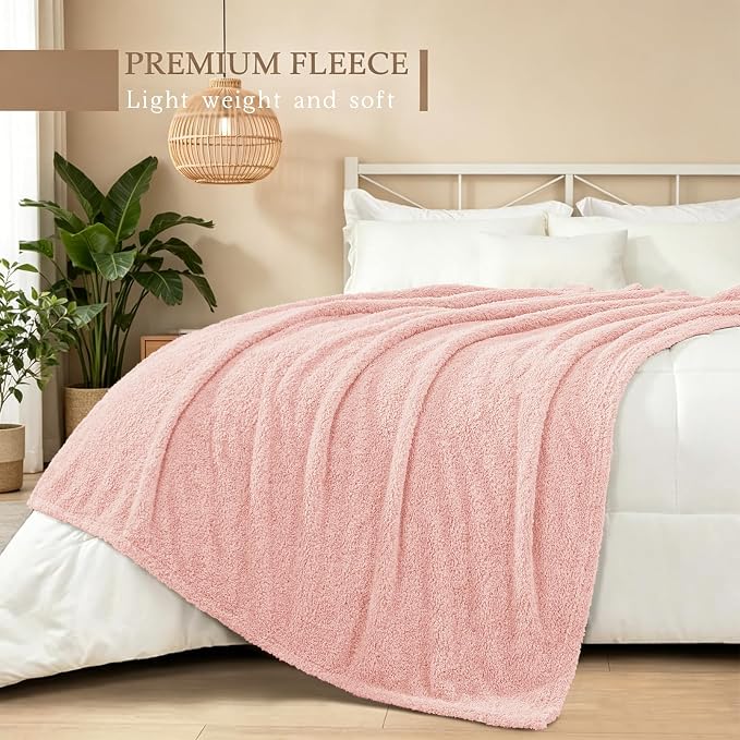 Exclusivo Mezcla Fleece King Size Bed Blanket, Ultra Soft, Lightweight and Fuzzy Light Pink Blanket for Women, Home Decor, 90x104 Inches