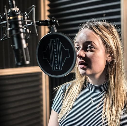 SONTRONICS STC-3X Professional 3-Pattern LDC XLR Studio Condenser Microphone. Broadcast, Podcast & Recording Vocals. Shock Mount, Pop Shield & Cable. Lifetime Mic Warranty - Designed in UK – Silver