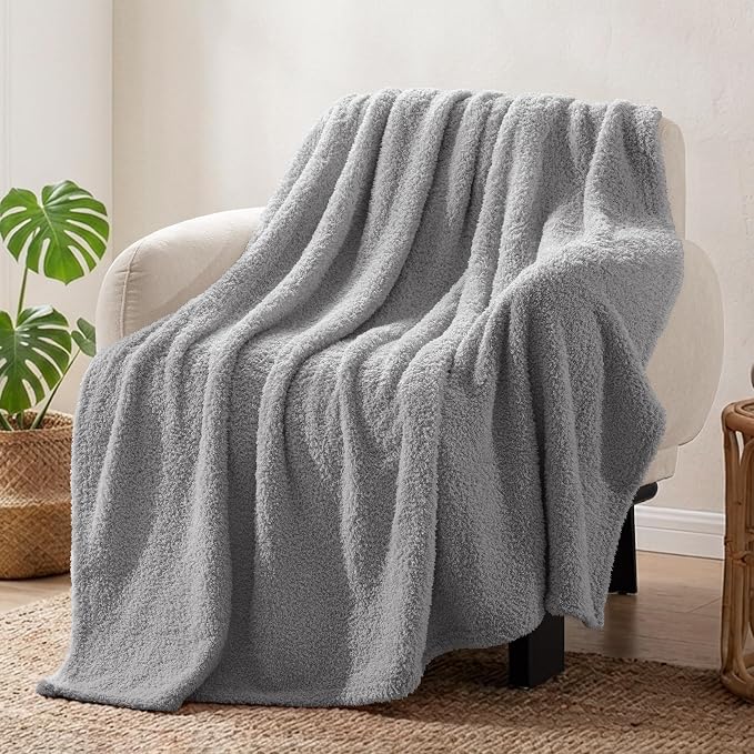 Exclusivo Mezcla Fleece Light Grey Throw Blanket for Couch Sofa, Ultra Soft, Lightweight and Fluffy Blankets for Women, All Season, 50x60 Inches