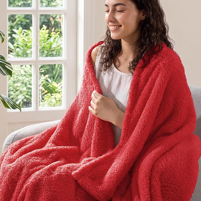 Exclusivo Mezcla Fleece Twin Size Bed Blanket, Ultra Soft, Lightweight and Fuzzy Red Blanket for Women, Home Decor, 60x80 Inches