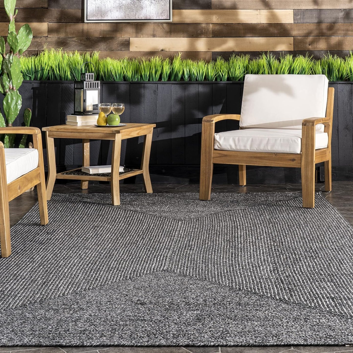 nuLOOM 4' Round Solid Hand Braided Indoor/Outdoor Area Rug, Pet-Friendly, High Traffic, Weather Resistant, for Patio, Balcony, Bedroom, Living, Dining Room, Wynn Charcoal